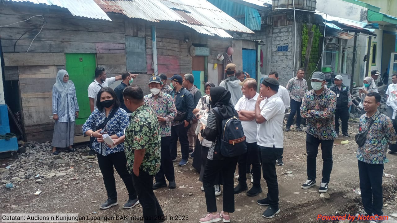 Kunjungan lapangan antara Bapenas RI dan Pemkot Ternate di Kawasan pemukiman kumuh di Kasturian dan Kampung Makassar Timur, Rabu 13 Juli 2022.