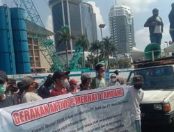 Aksi Aktivis Pemerhati Tambang (GPT) Jakarta di depan Kantor Kementerian Energi dan Sumber Daya Mineral (ESDM) RI, Jumat 15 Juli 2022.