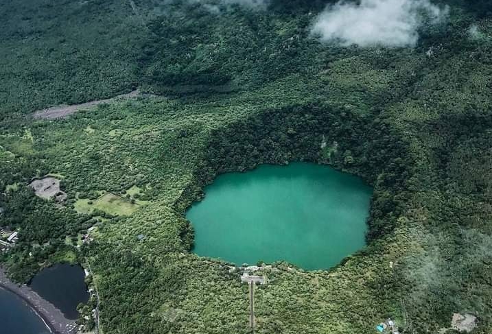 Foto Udara Danau Tolire Besar, Kota Ternate, Maluku Utara.(Istimewa).
