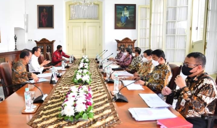 Presiden Jokowi dalam pertemuan di Istana Kepresidenan Bogor, Jawa Barat, Kamis (3/11/2022). (Foto ; Sekretariat Presiden).