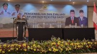 Bupati Aliong Mus saat membuka kegiatan Evaluasi RPJMD dan Renstra Renja SKPD di Hotel Mercure Batavia Jakarta, Jumat 18 November 2022.(Foto : Bappeda Taliabu).