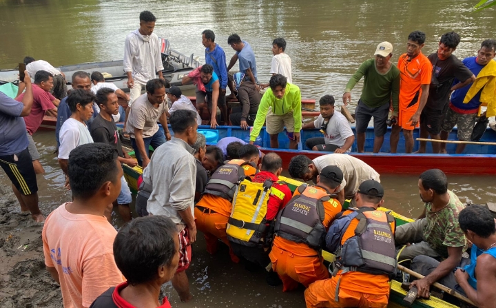 Jasad korban Jonathan Kariang saat dievakuasi Tim SAR Gabungan, Kamis 15 Desember 2022.(Foto Humas Basarnas).
