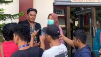 Yayasan Lembaga Bantuan Hukum (YLBH) Ganga Maluku Utara saat melaporkan oknum Polisi di Polda Malut, Sabtu 11 Februari 2023.(Foto : Irawan/beritadetik.id).