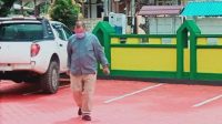 Kadis PUPR Abubakar A. Rajak saat mendatangi Kejari Halbar untuk diperiksa, Jumat 31 Maret 2023.(Foto : Istimewa).