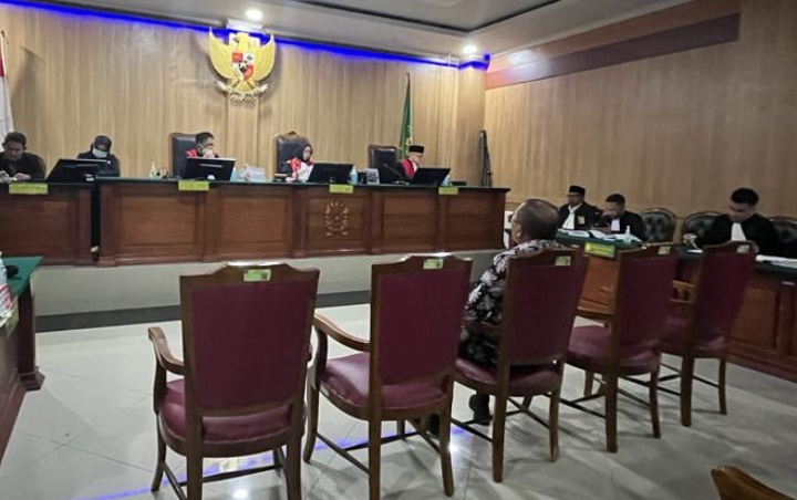 Wali Kota Ternate M. Tauhid Soleman saat memberikan keterangan di Pengadilan Tipikor pada Pengadilan Negeri Ternate, Kamis 16 Maret 2023.(Istimewa).
