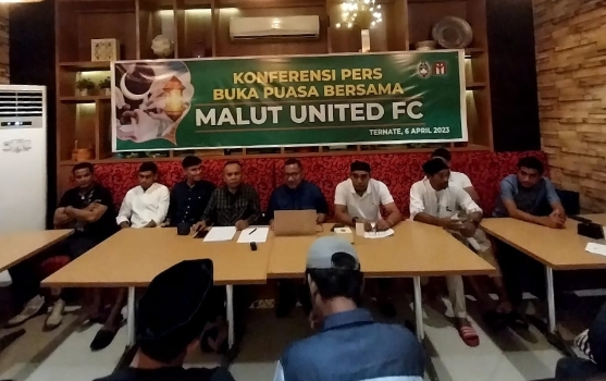Manajemen Malut United FC saat menggelar konferensi pers, Kamis 6 April 2023.(Foto : Alfian/beritadetik.id).