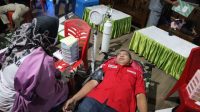 Kegiatan Donor Darah yang berlangsung di Vila Gaba Desa Guamaadu, Kecamatan Jailolo, Halmahera Barat, Selasa (18/04/23) malam. 