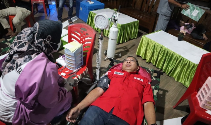 Kegiatan Donor Darah yang berlangsung di Vila Gaba Desa Guamaadu, Kecamatan Jailolo, Halmahera Barat, Selasa (18/04/23) malam. 