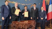 Direktur Utama PLN Darmawan Prasodjo “jemput bola” ke Perancis, menggandeng mitra kerja global untuk mewujudkan target Net Zero Emission 2060.(istimewa).