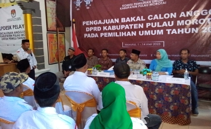 PBB Kabupaten Pulau Morotai saat mengajukan dokumen Bacaleg ke KPU, Minggu 14 Mei 2023.(Foto : Ul/beritadetik.id).