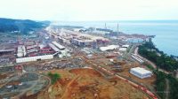 Tampak dari ketinggian kawasan industri terpadu PT Indonesia Weda Industrial Park (IWIP), Halmahera Tengah, Maluku Utara./Foto: Auriga Nusantara.