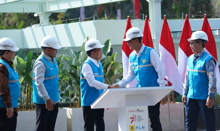 Menteri Sekretaris Negara, Pratikno meresmikan hasil revitalisasi kelistrikan di Istana Kepresidenan Jakarta yang dilakukan oleh PT PLN (Persero), Selasa (1/8).