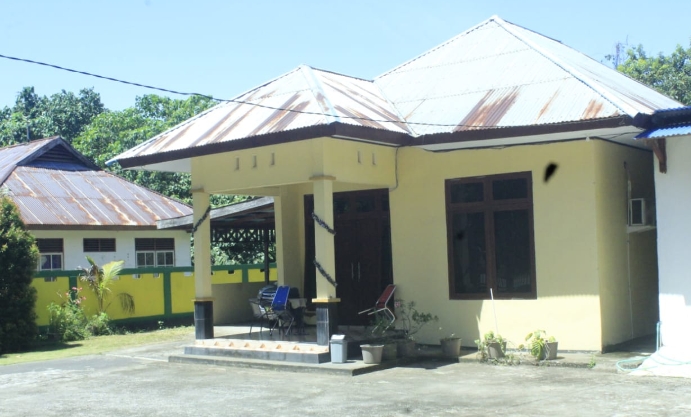 Kediaman Kajari Halmahera Barat yang beralamat di Desa Hatebicara, Kecamatan Jailolo. Foto : nia/beritadetik.id.