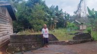 Warga Penerima Bantuan Program Rumah Tidak Layak Huni (RTLH) tahun 2022 di Desa Nakamura, Pulau Morotai.(Foto : Ul/beritadetik.id).