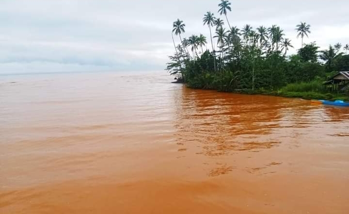 Pencemaran Lingkungan akibat dari dampak kerukan nikel oleh PT. IWIP di Halmahera Tengah, Maluku Utara.(Ist).