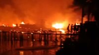 Belasan rumah milik warga Kota Ternate, Provinsi Maluku Utara terbakar, Senin (2/10/2023).