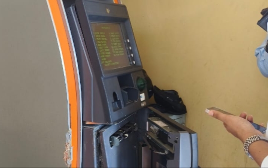 Mesin ATM BRI Unit Morotai setelah dibobol orang tak dikenal (OTK) pada Senin pekan lalu.(Ist).