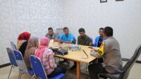 Kapolres AKBP Kodrat Muh. Hartanto S.I.K, didampingi Kasat Intelkam Iptu Sahlan Haris Tubaka menerima kunjungan pengurus DPD KNPI Kabupaten Kepulauan Sula, Rabu (17/01/2024).