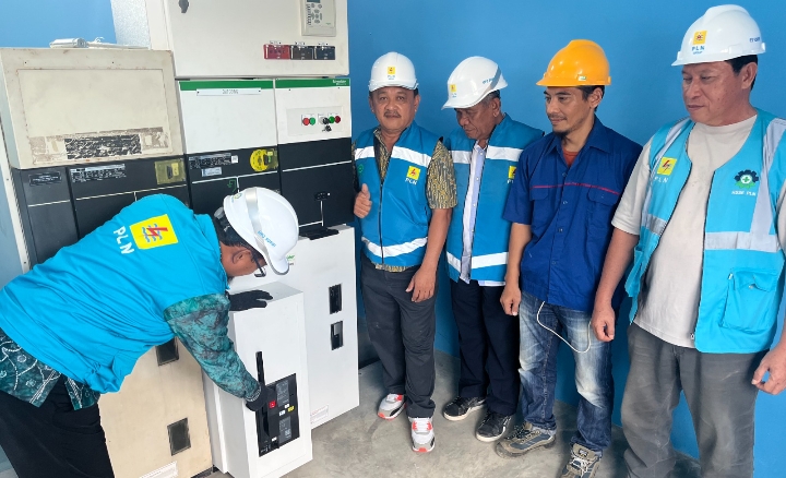 Unit Pelaksana Pelayanan Pelanggan (UP3) Sofifi di Maluku Utara, PLN berhasil menyambungkan listrik ke pelanggan Tegangan Menengah, yakni LPP TVRI Stasiun Maluku Utara.