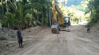 warga memboikot proyek pembangunan jalan di Desa Cempaka di Kecamatan Morotai Jaya, Kabupaten Pulau Morotai, Kamis 28 Maret 2024.