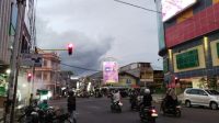 Traffic light di kawasan Plaza Gamalama, Kecamatan Ternate Tengah saat kembali difungsikan Dinas Perhubungan Pemkot Ternate.(Foto : Alfian Hattari/beritadetik.id).