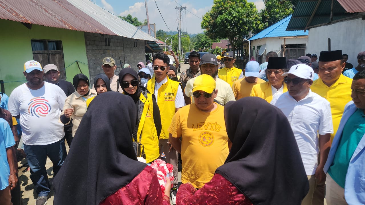Kampanye terbatas Paslon Gubernur Aliong Mus-Sahril Tahir (AM-SAH) di Desa Messa, Kecamatan Weda Timur, Halteng, Sabtu (9/11/2024).