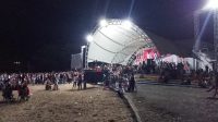 Sherly Tjoanda menggunakan fasilitas di lokasi Sail Morotai untuk kegiatan kampanye Akbar, Rabu (13/11/2024).