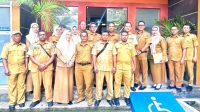 Foto bersama dalam rangka penagihan pajak kendaraan bermotor roda dua. Empat dan enam di opd-opd pemerintah kota Ternate.(istimewa).