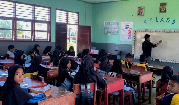 PT Position Jalankan Program PPM, Dorong Pengenalan Bahasa Inggris Untuk Siswa Yang Berkelanjutan(Selasa 29/4/2025)