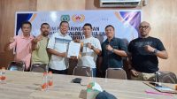 Bakal Calon Ketua Umum KONI Maluku Utara Imanullah Muhammad saat mengembalikan formulir.(Foto : Alfian Hatari/beritadetik.id).