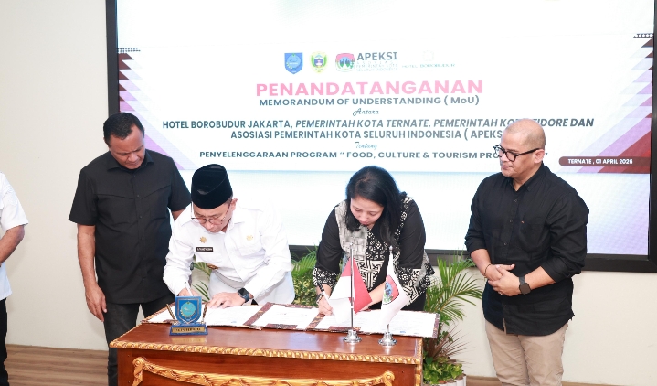 Penandatanganan Memorandum of Understanding (MoU) mempromosikan produk dan makanan khas, kesenian, UMKM khas Kota Ternate- Tidore di Hotel Borobudur Jakarta.