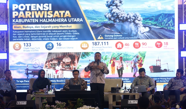 Bupati Hein Piet Babua saat dipercayakan menjadi pembicara dalam kegiatan North Moluccas Investment Business Forum (NMIBF) 2026, Kamis (29/10/2026).
